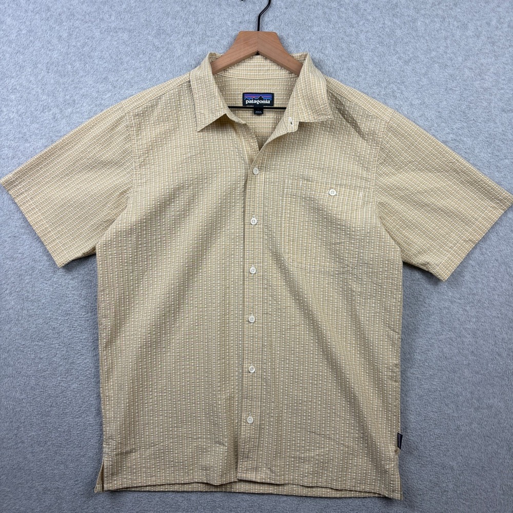 Patagonia Shirt Mens Medium Tan Puckerware Seersucker Short Sleeve Button Up